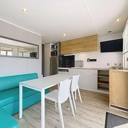 Mobil-home Grand Confort A 200m Plage, Avec Piscine, Terrasse, Wifi Inclus - 4 Pers. - Fr-1-361a-37 Prázdninový dům *
