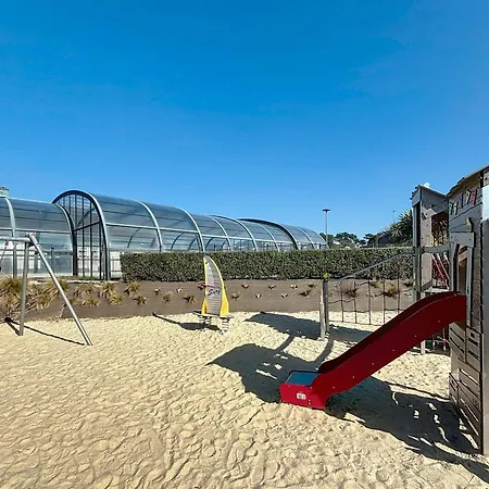 Mobil-home Grand Confort A 200m Plage, Avec Piscine, Terrasse, Wifi Inclus - 4 Pers. - Fr-1-361a-37