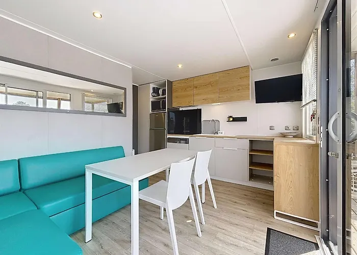 Mobil-home Grand Confort A 200m Plage, Avec Piscine, Terrasse, Wifi Inclus - 4 Pers. - Fr-1-361a-37 別荘 *