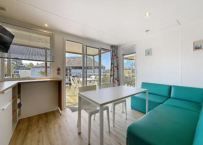 Mobil-home Grand Confort A 200m Plage, Avec Piscine, Terrasse, Wifi Inclus - 4 Pers. - Fr-1-361a-37